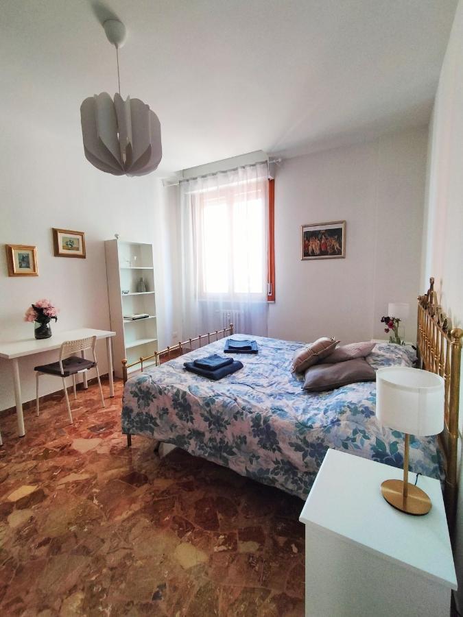 Liz'S House, Appartamento Super Servito A Firenze Экстерьер фото